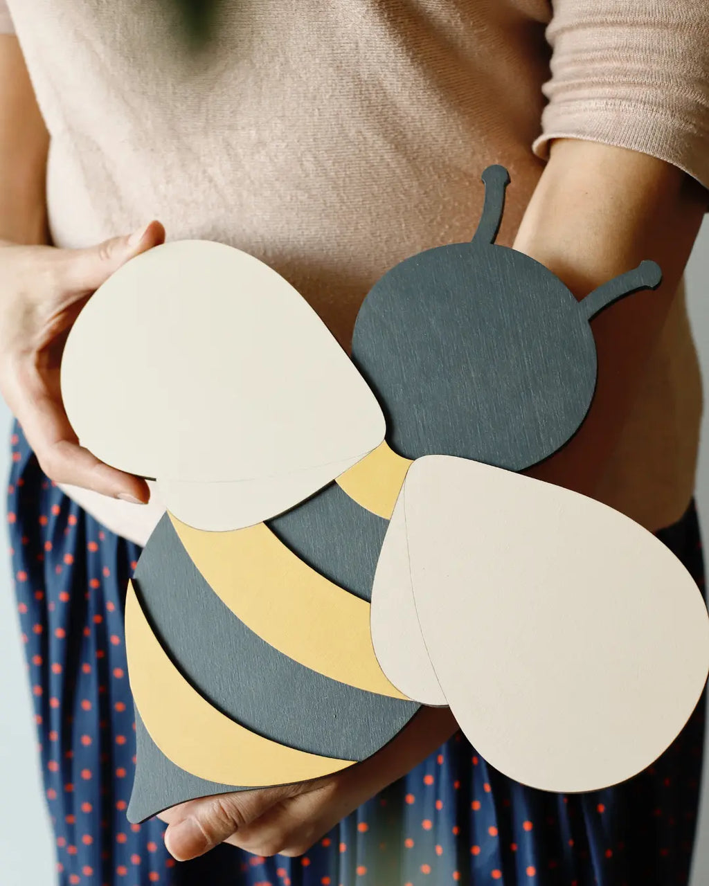 Bee | Wooden Wall Lamp for Kids’ Room