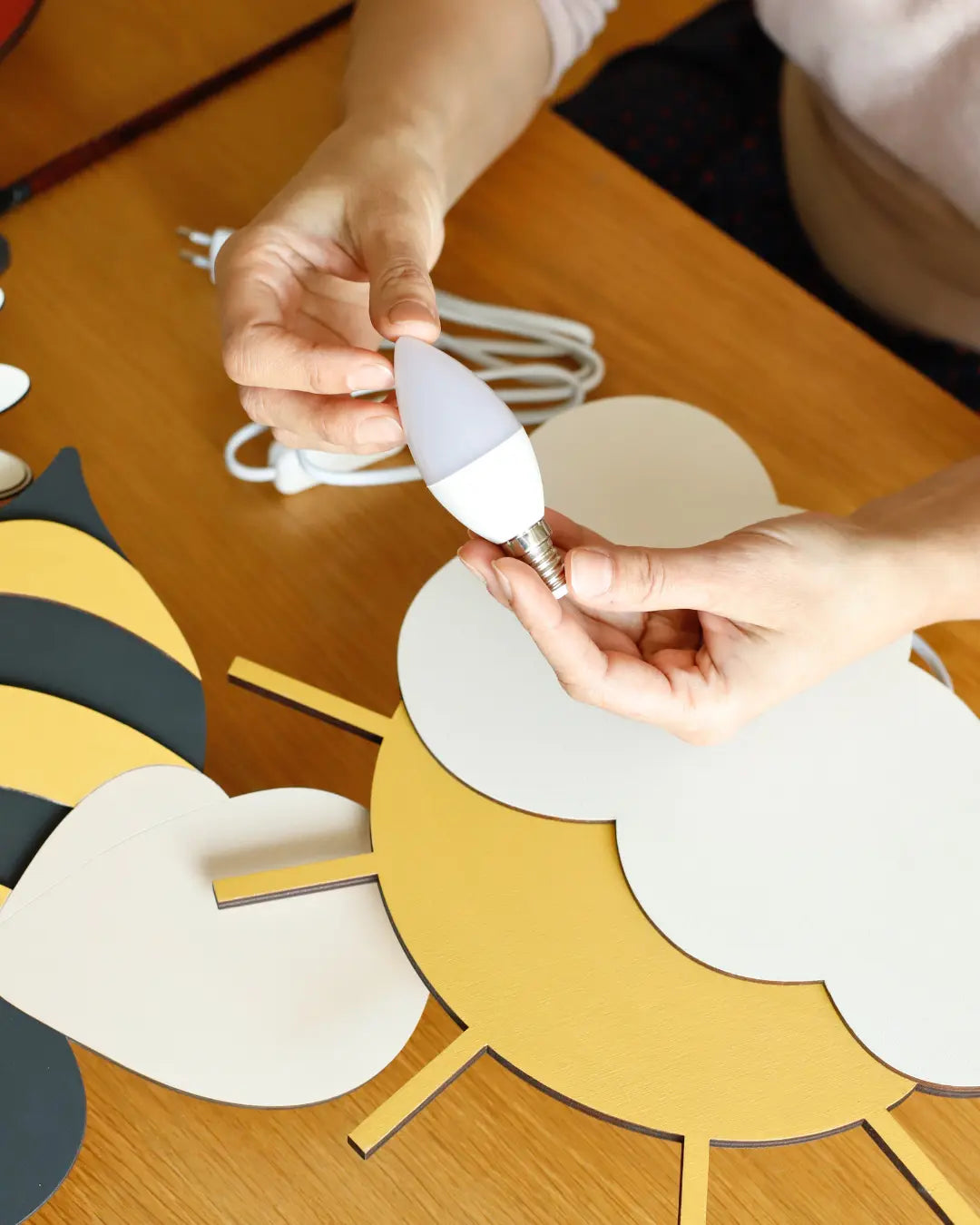 Bee | Wooden Wall Lamp for Kids’ Room