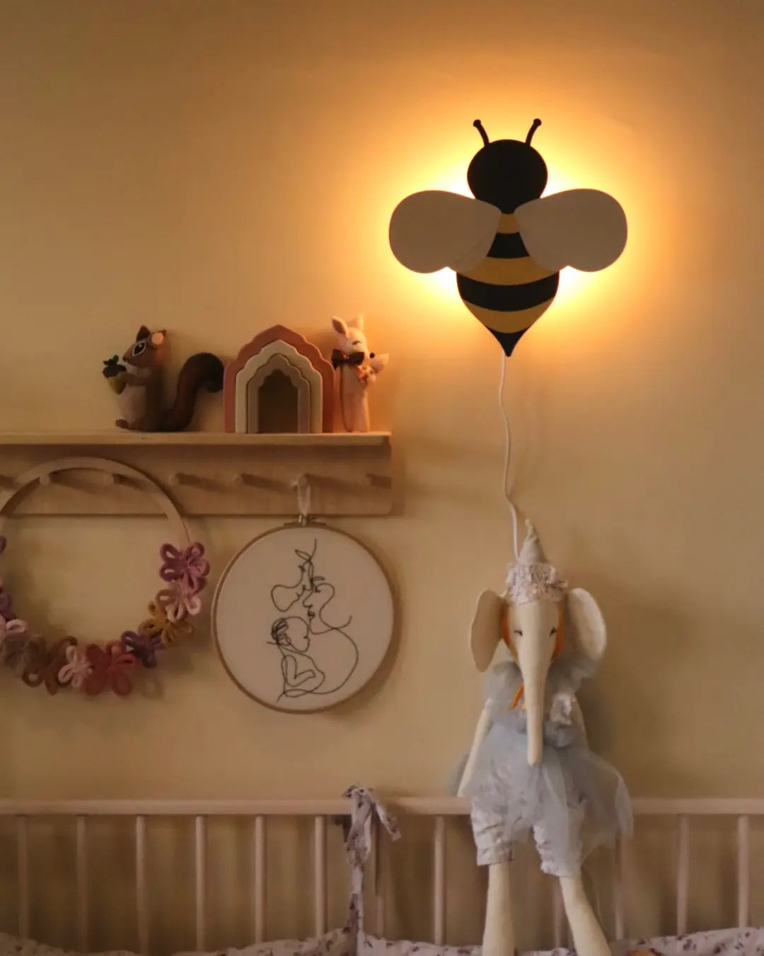 Bee | Wooden Wall Lamp for Kids’ Room