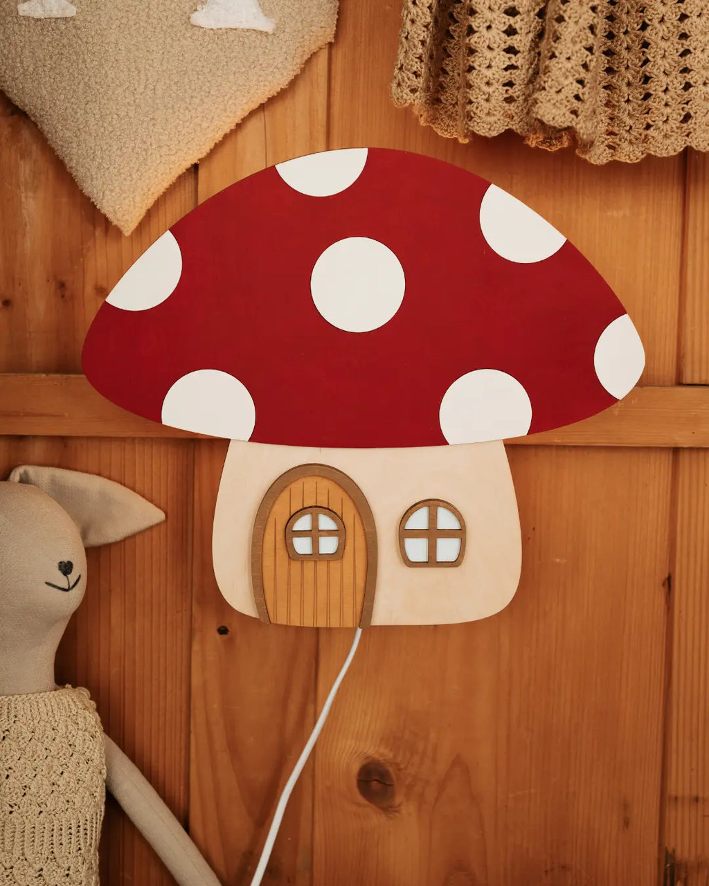 Pilzförmige Wandlampe aus Holz fürs Kinderzimmer